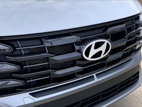 Certified 2025 Hyundai Tucson SE image 32