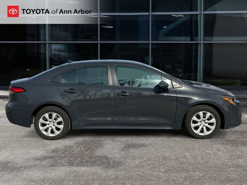 Used 2025 Toyota Corolla LE image 5