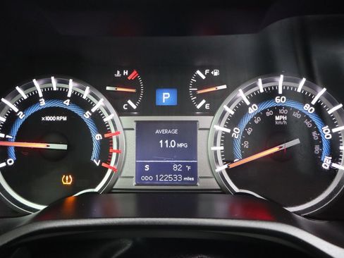 Used 2016 Toyota 4Runner Limited AWD/4WD image 34