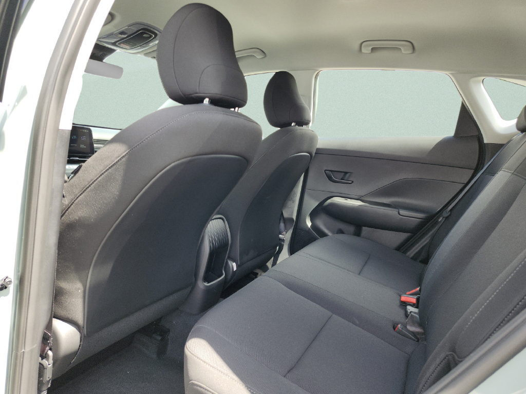 New 2027 Hyundai Kona SE FWD image 17