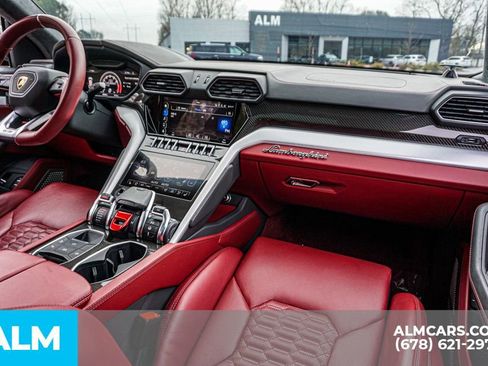 Used 2021 Lamborghini Urus image 28