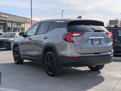 Used 2024 GMC Terrain SLE image 7