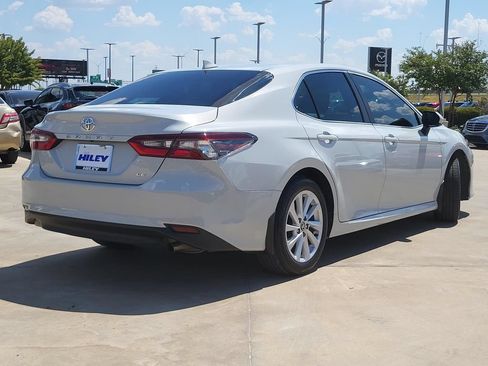 Used 2024 Toyota Camry LE FWD image 4