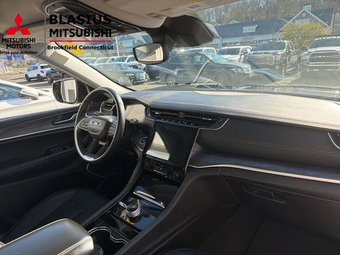 Used 2022 Jeep Grand Cherokee L Limited AWD/4WD image 37