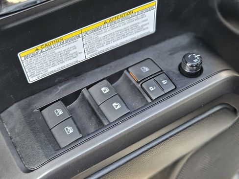 Used 2019 Toyota Tacoma TRD Off-Road image 18