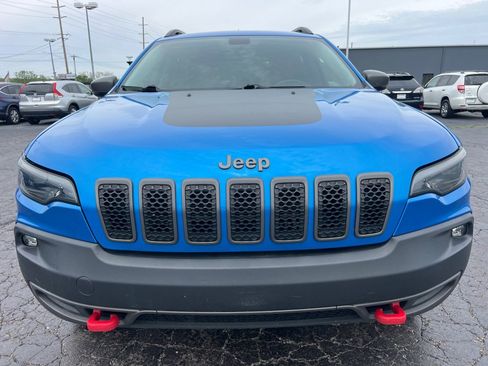 Used 2019 Jeep Cherokee Trailhawk w/ Cold Weather Group AWD/4WD image 2