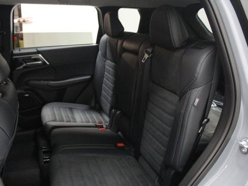 New 2026 Mitsubishi Outlander SE FWD image 23