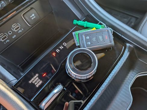 New 2025 Jeep Grand Cherokee Limited w/ Black Appearance Package image 28