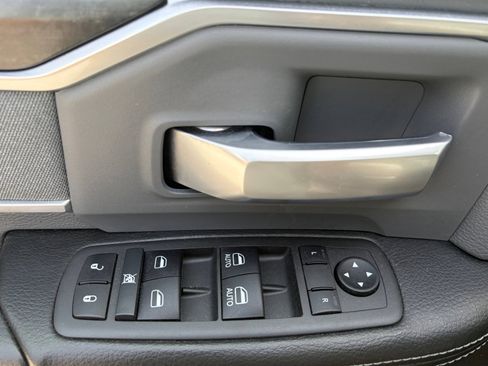 Used 2022 RAM 2500 Big Horn w/ Cold Weather Group image 15