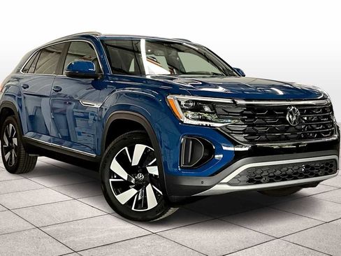 Used 2025 Volkswagen Atlas Cross Sport SEL image 2