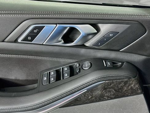 Used 2024 BMW X5 sDrive40i w/ M Sport Package RWD image 18