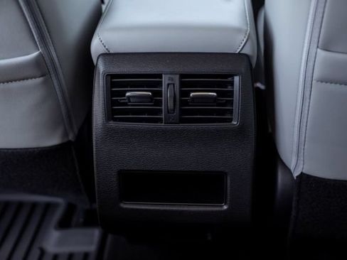 New 2026 Mitsubishi Outlander SE FWD image 28