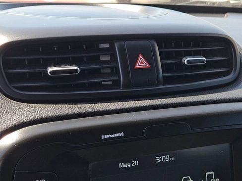 Used 2018 Kia Soul + FWD image 12