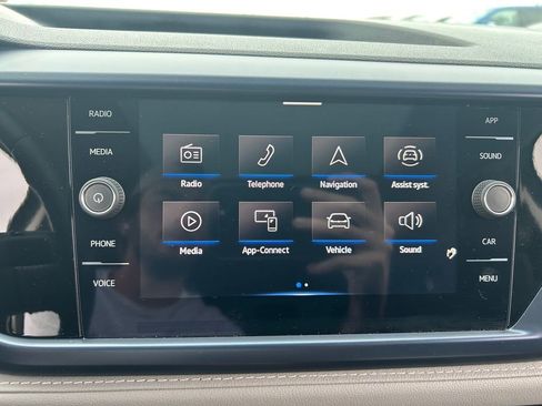 Used 2023 Volkswagen Taos SE AWD/4WD image 12