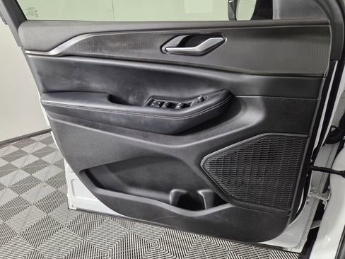 Certified 2023 Jeep Grand Cherokee Altitude image 22