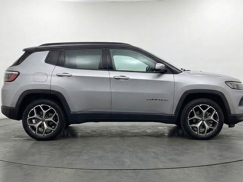 Used 2025 Jeep Compass Limited AWD/4WD image 11