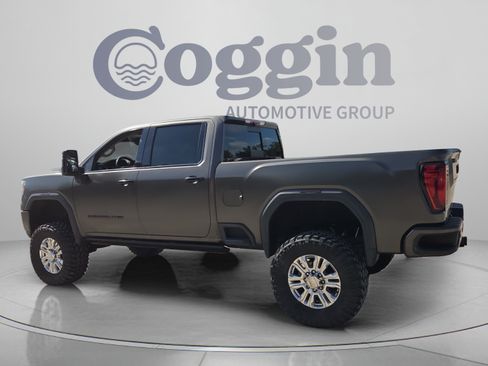 Used 2023 GMC Sierra 2500 Denali w/ Denali Ultimate Package AWD/4WD image 3