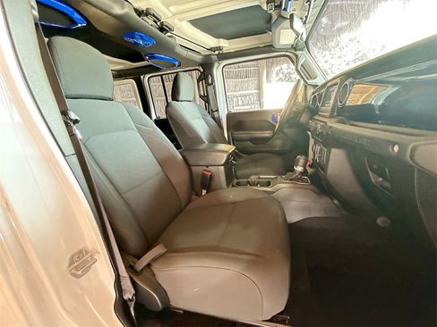 Used 2021 Jeep Wrangler Unlimited Sport image 30