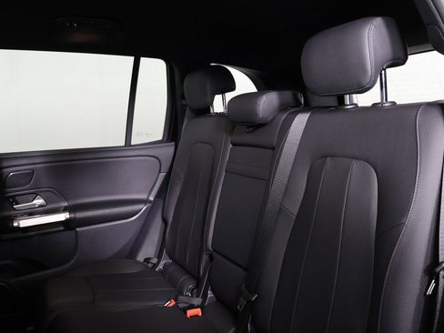 Used 2025 Mercedes-Benz GLB 250 4MATIC image 28