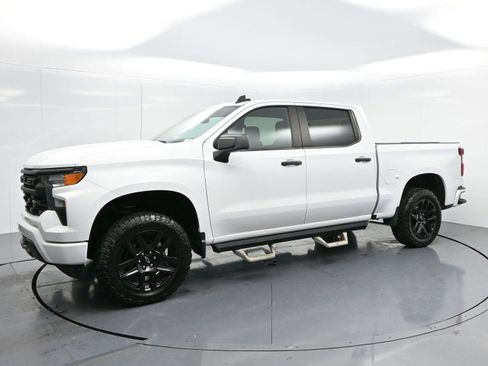 Used 2022 Chevrolet Silverado 1500 Custom image 4