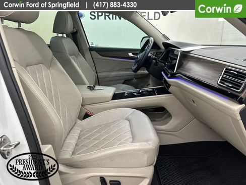 Used 2024 Volkswagen Atlas SEL Premium R-Line image 9