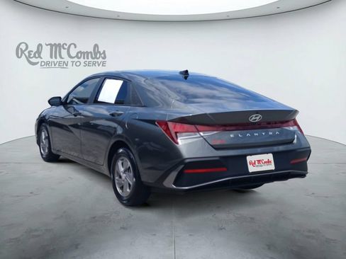 Used 2024 Hyundai Elantra SE FWD image 3