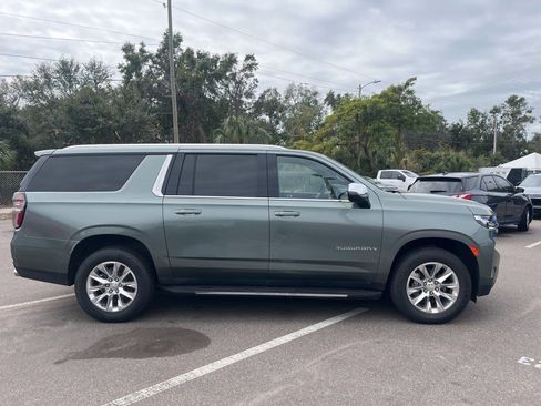Used 2023 Chevrolet Suburban Premier image 4