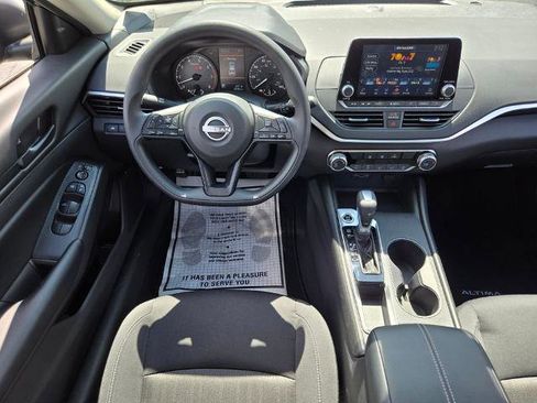 Certified 2025 Nissan Altima 2.5 S FWD image 9