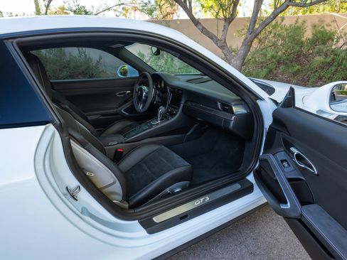 Used 2015 Porsche 911 GT3 RWD image 37