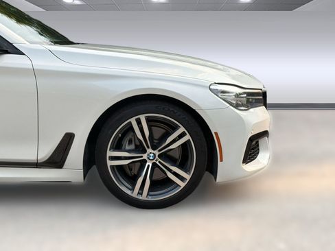 Used 2019 BMW 740i w/ Executive Package RWD image 12
