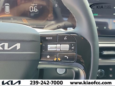 New 2026 Kia Sorento LX FWD image 23