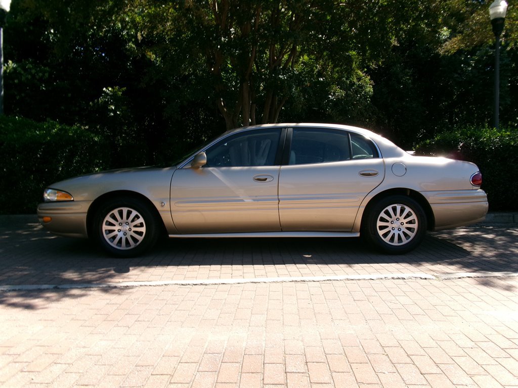 Used 2005 Buick Le Sabre Custom w/ Leather and Comfort Group FWD image 8