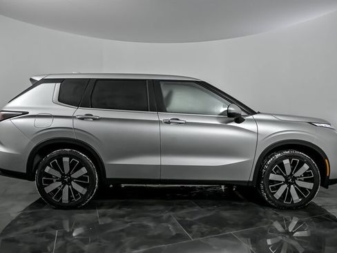 New 2026 Mitsubishi Outlander SE AWD/4WD image 9