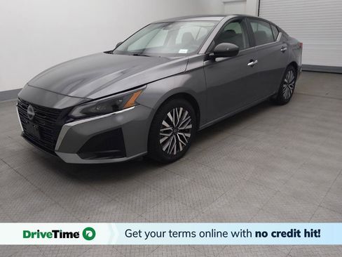 Used 2024 Nissan Altima 2.5 SV image 1