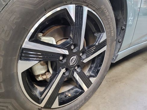 Used 2024 Nissan Sentra SV FWD image 31