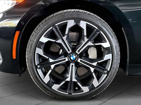 Certified 2025 BMW 330i Sedan image 10