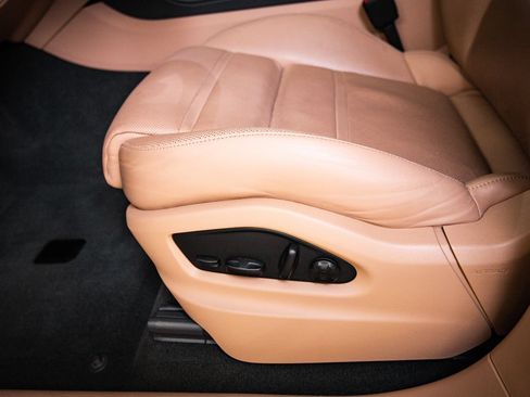Certified 2023 Porsche Cayenne Platinum Edition AWD/4WD image 14
