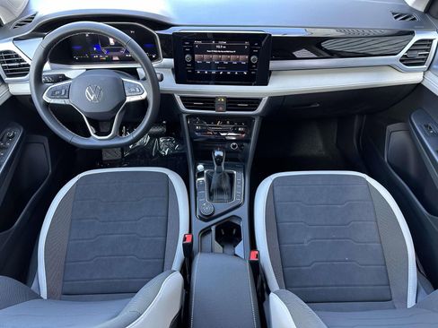 New 2026 Volkswagen Taos SE image 11