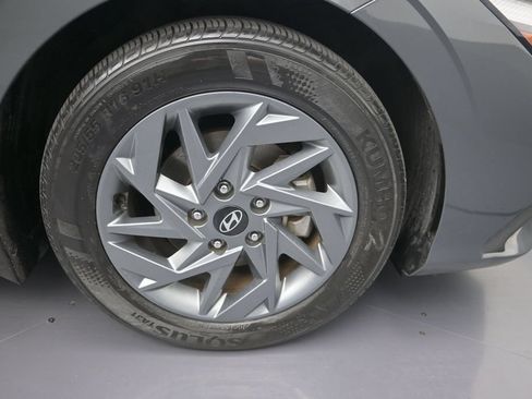 Used 2024 Hyundai Elantra SEL FWD image 9
