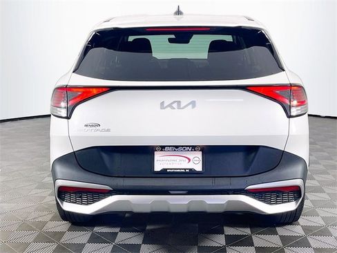 Used 2024 Kia Sportage LX image 7