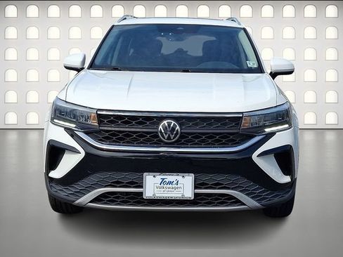 Used 2022 Volkswagen Taos SE AWD/4WD image 2
