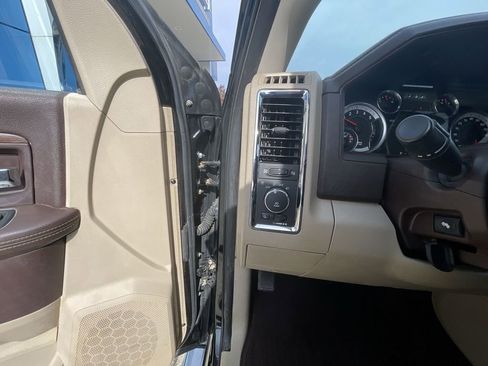Used 2014 RAM 2500 Laramie w/ Convenience Group AWD/4WD image 17