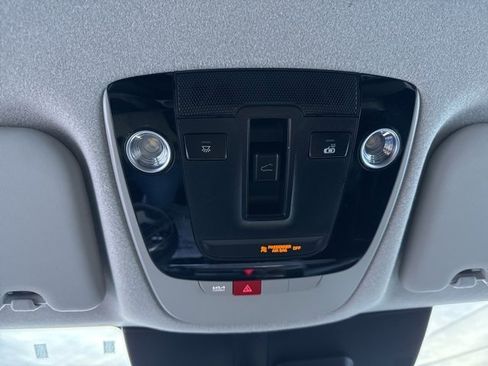 Used 2023 Kia Niro SX image 28