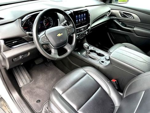 Used 2023 Chevrolet Traverse LT FWD image 13