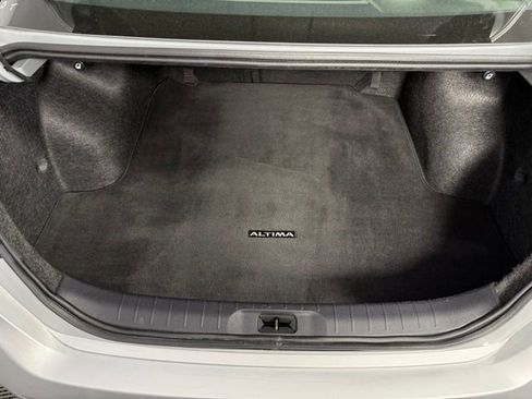Used 2024 Nissan Altima 2.5 SV FWD image 25
