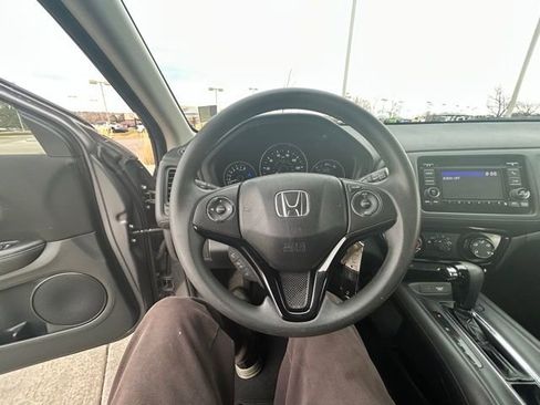 Used 2018 Honda HR-V LX image 13