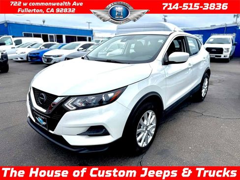 Used 2021 Nissan Rogue Sport S image 1