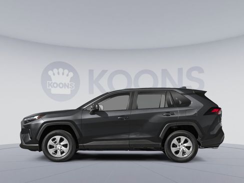 Used 2024 Toyota RAV4 LE AWD/4WD image 4