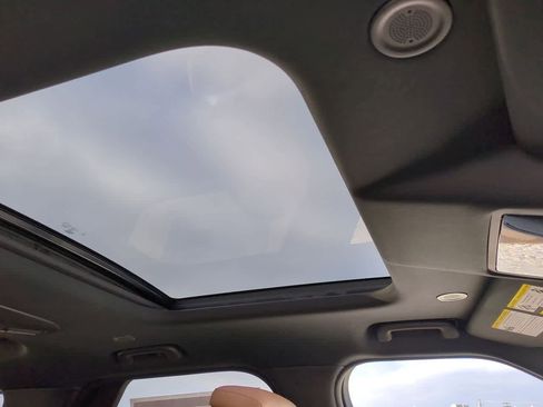 New 2026 Land Rover Discovery Limited Edition image 22