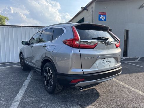 Used 2018 Honda CR-V Touring image 3